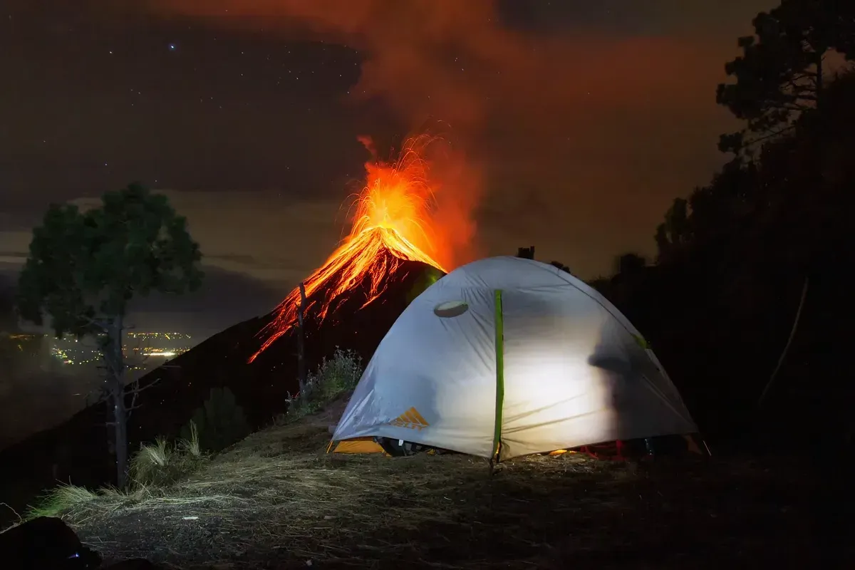 🌋 Dormir junto al Fuego: Volcán Acatenango