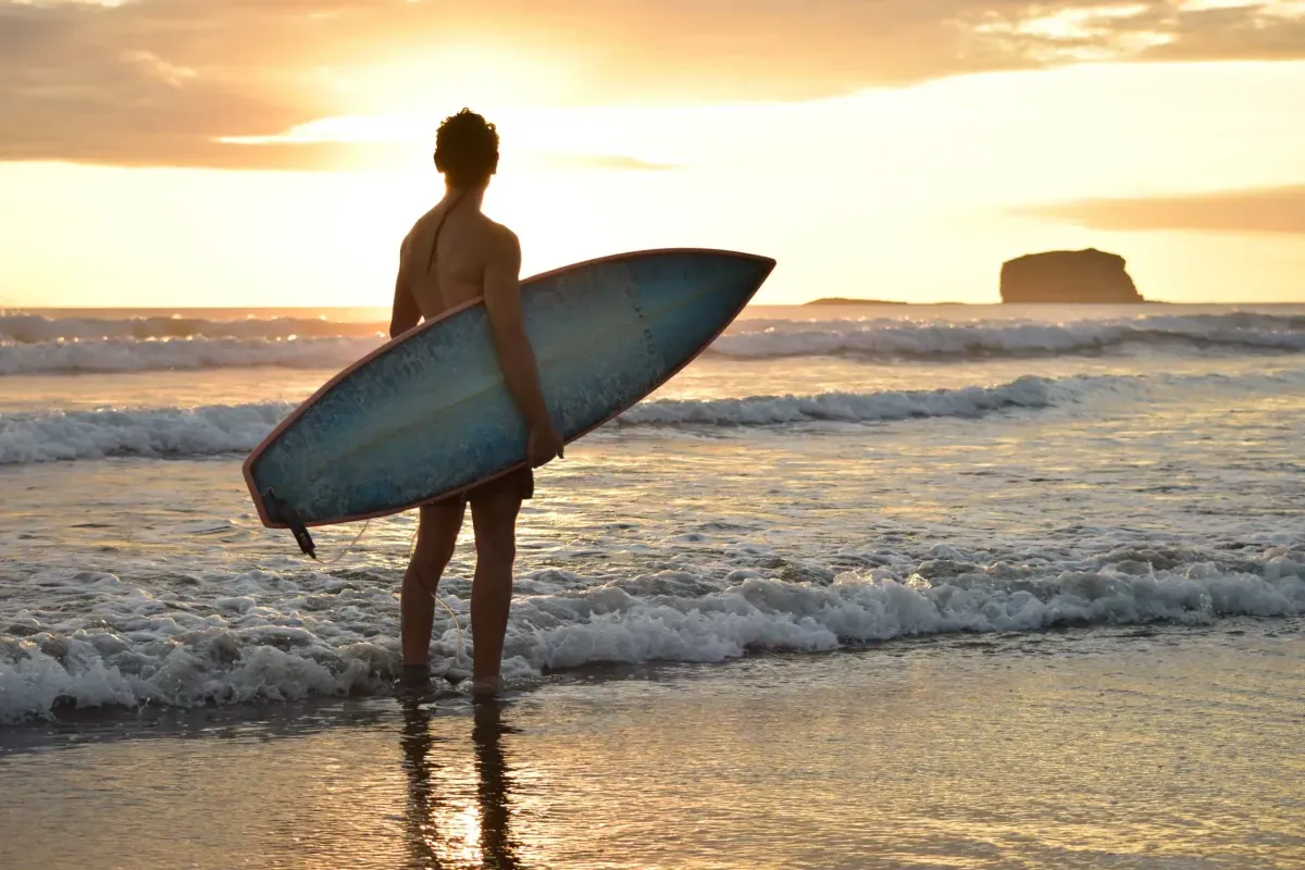 🌊 San Juan del Sur: Surf, Fiesta y Atardeceres Dorados